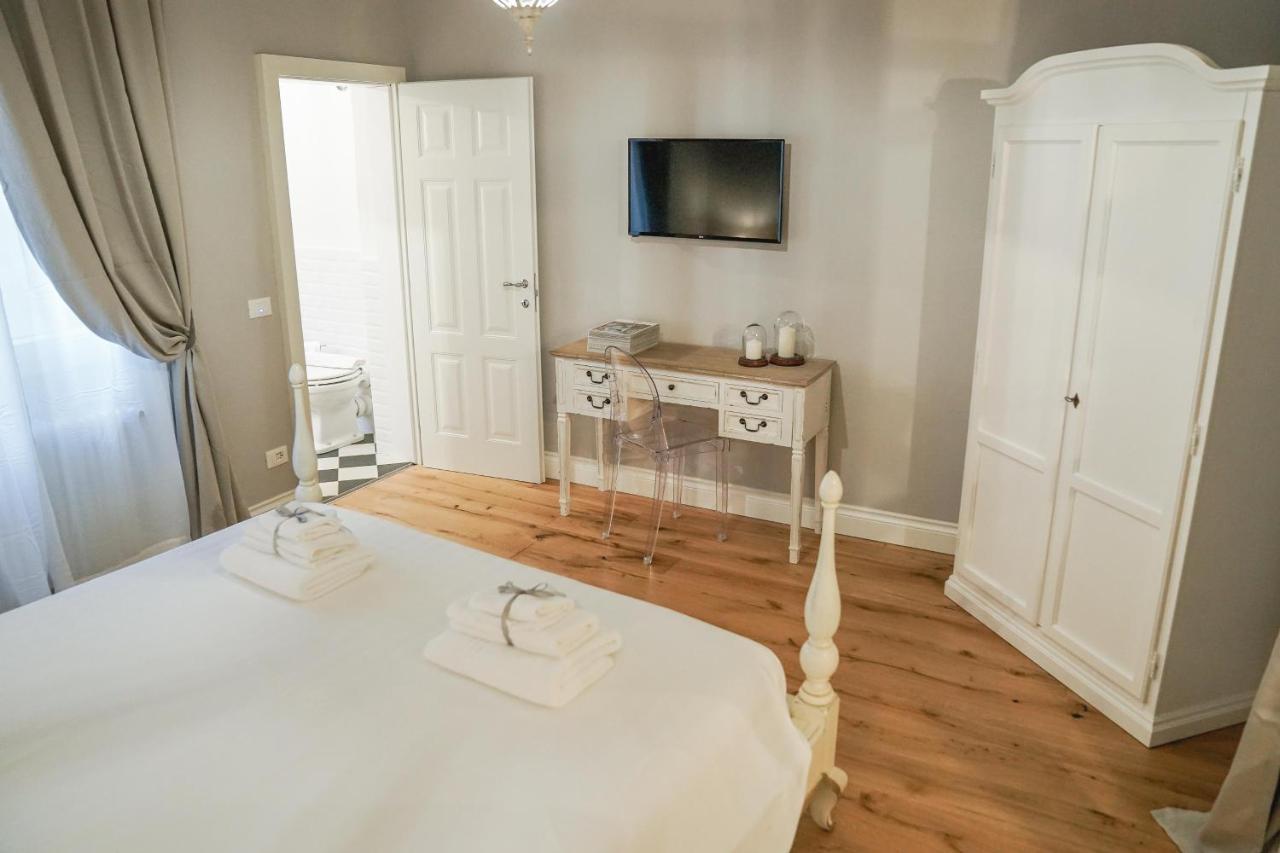 Art Apartment Black & White Suite Firenze Bagian luar foto
