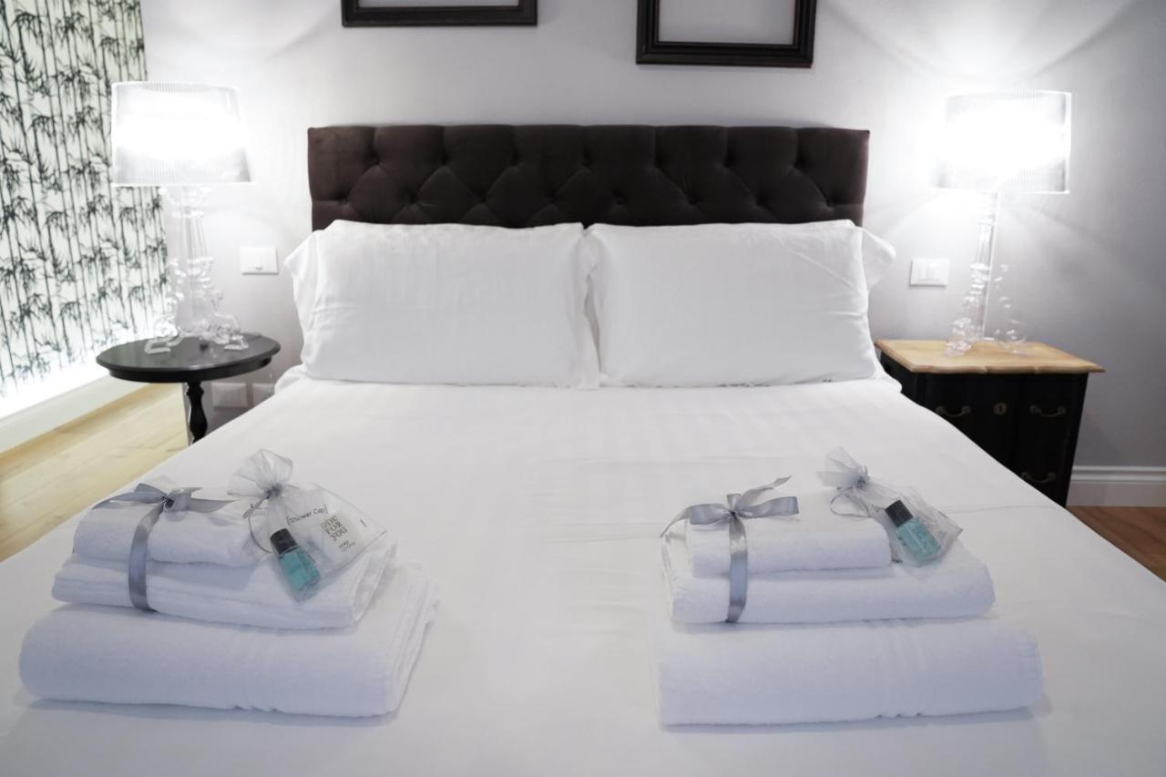 Art Apartment Black & White Suite Firenze Bagian luar foto