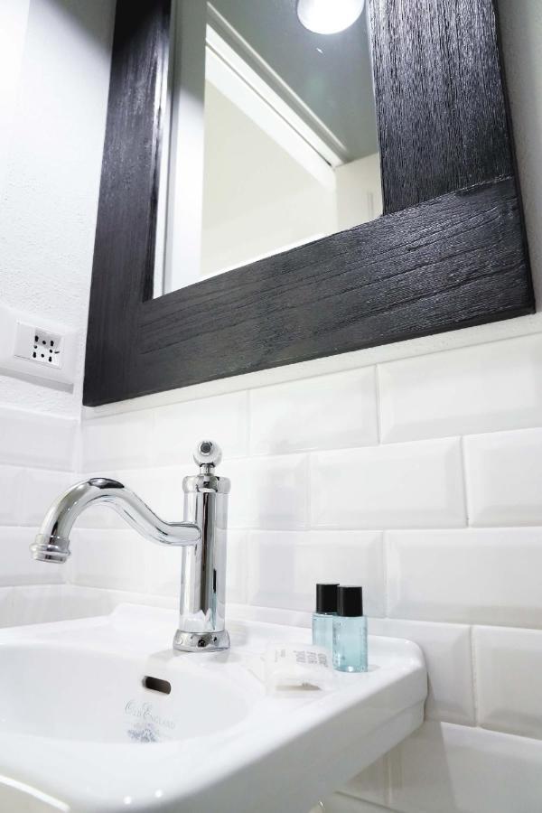 Art Apartment Black & White Suite Firenze Bagian luar foto