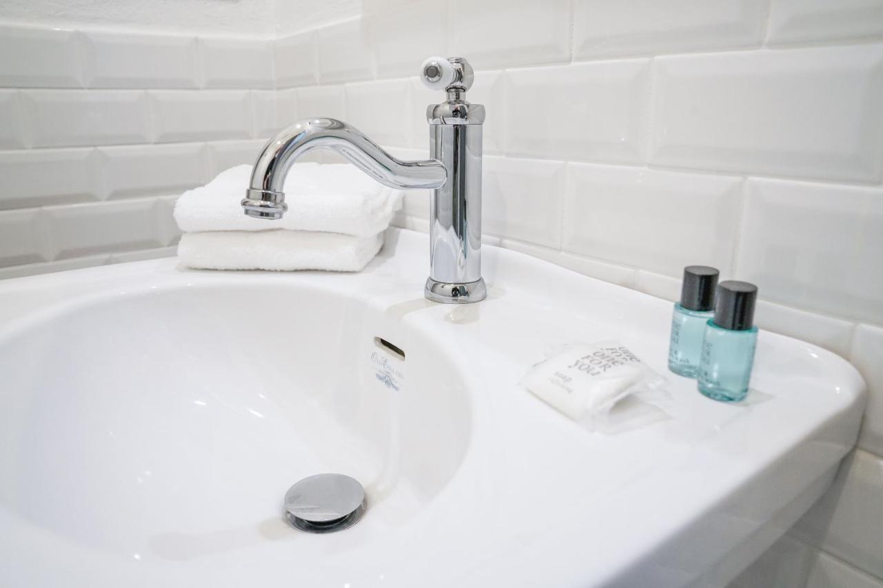 Art Apartment Black & White Suite Firenze Bagian luar foto