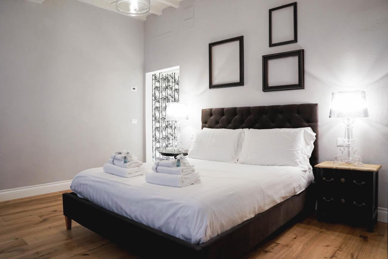 Art Apartment Black & White Suite Firenze Bagian luar foto