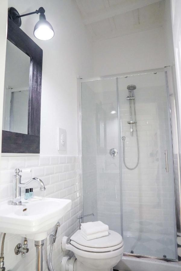 Art Apartment Black & White Suite Firenze Bagian luar foto