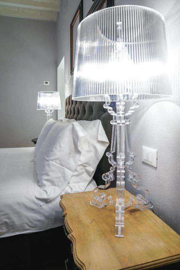 Art Apartment Black & White Suite Firenze Bagian luar foto