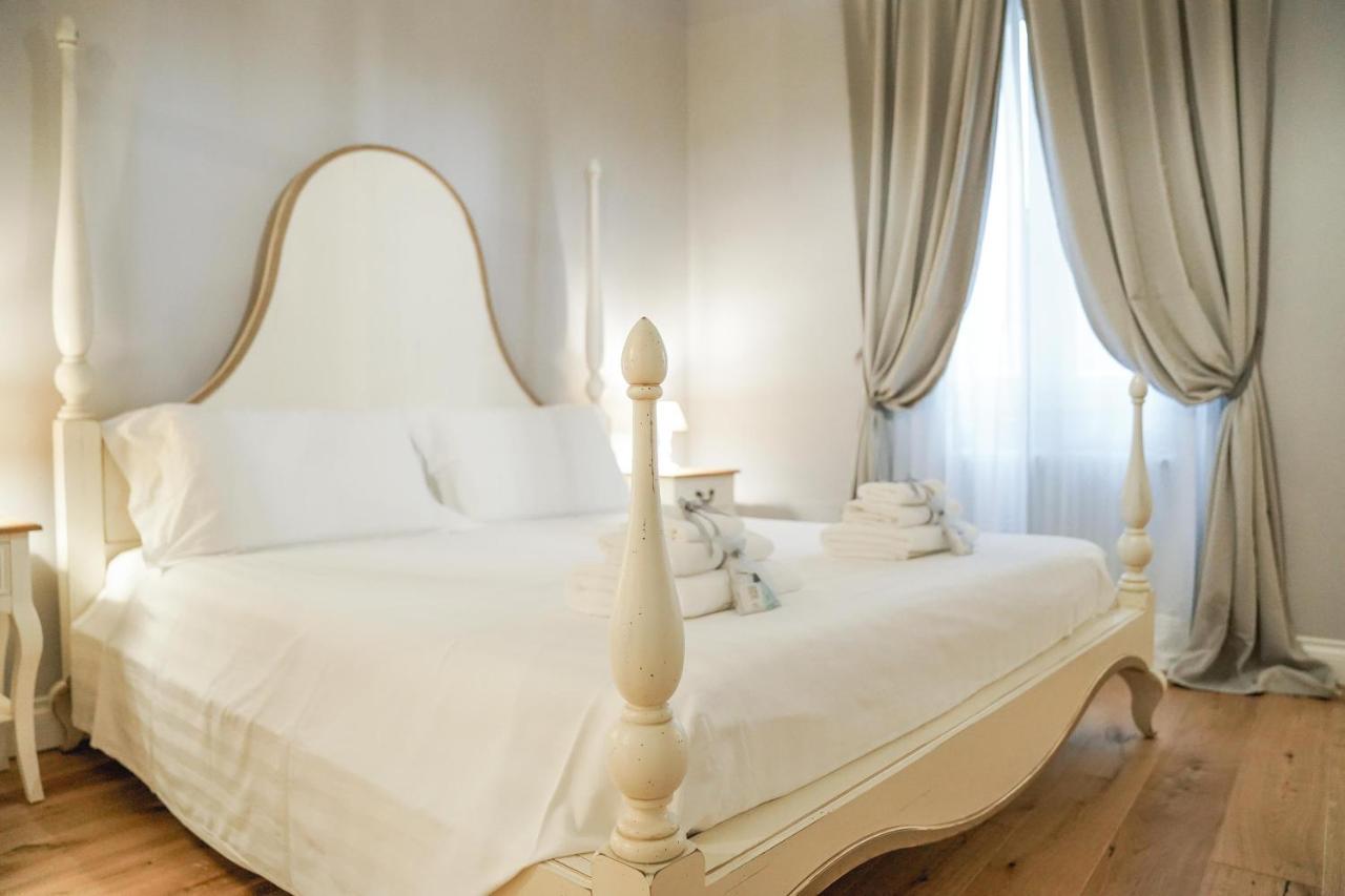 Art Apartment Black & White Suite Firenze Bagian luar foto