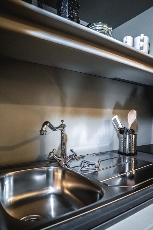 Art Apartment Black & White Suite Firenze Bagian luar foto