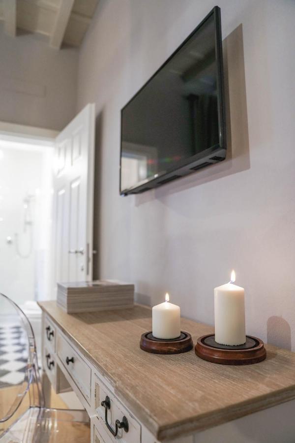 Art Apartment Black & White Suite Firenze Bagian luar foto