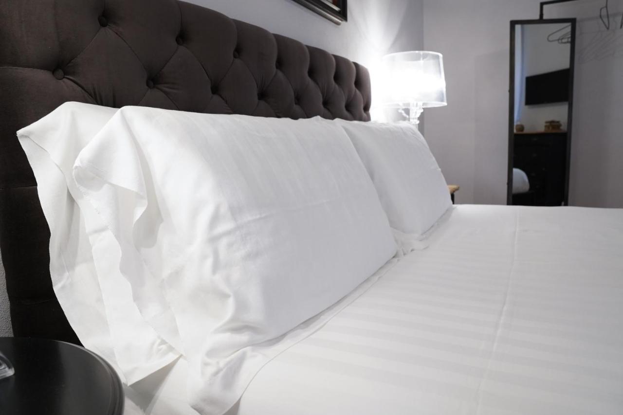 Art Apartment Black & White Suite Firenze Bagian luar foto