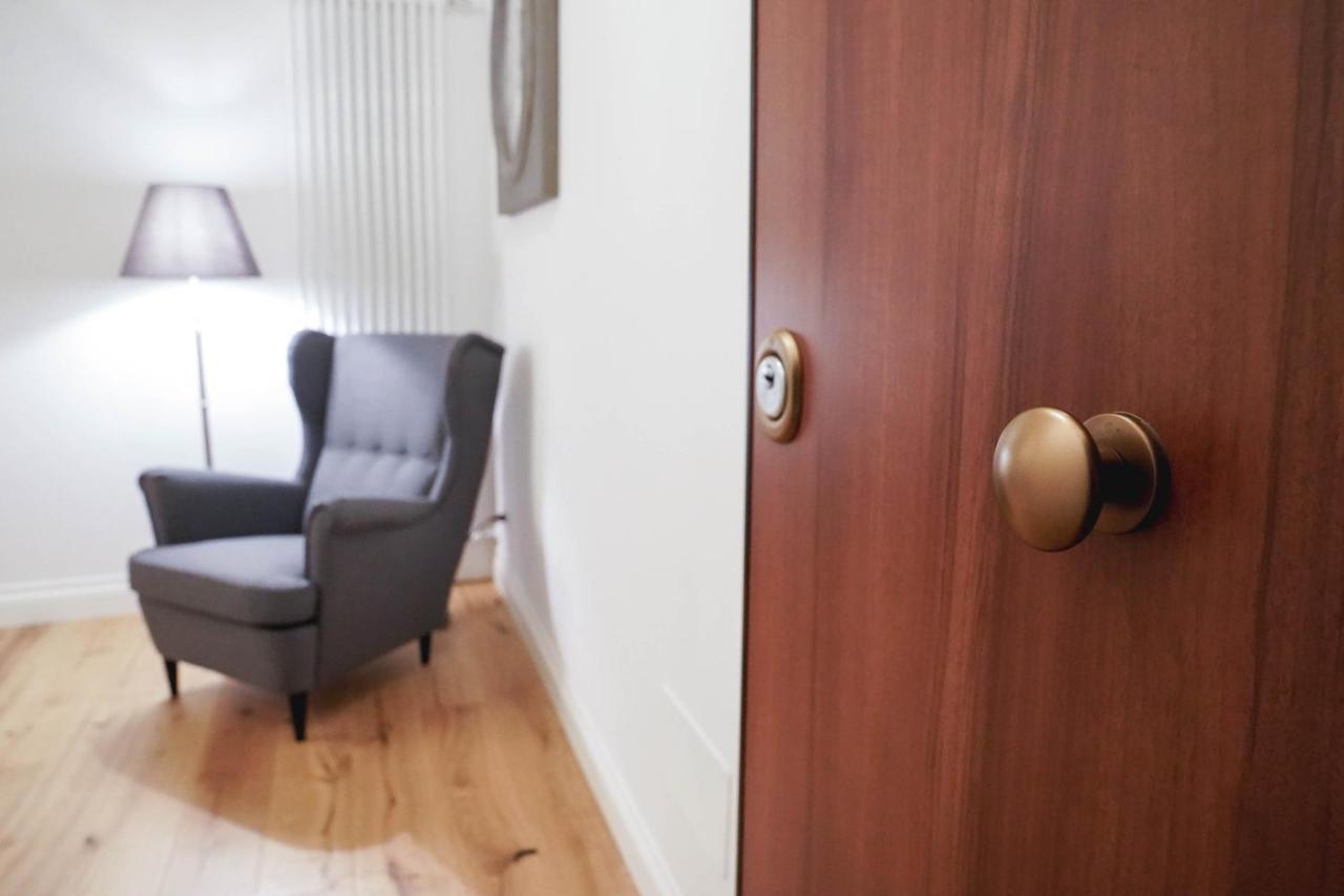 Art Apartment Black & White Suite Firenze Bagian luar foto