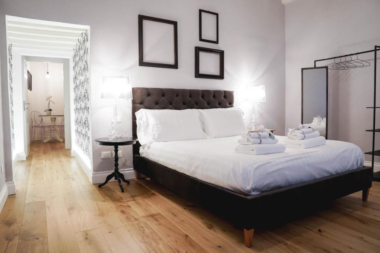 Art Apartment Black & White Suite Firenze Bagian luar foto