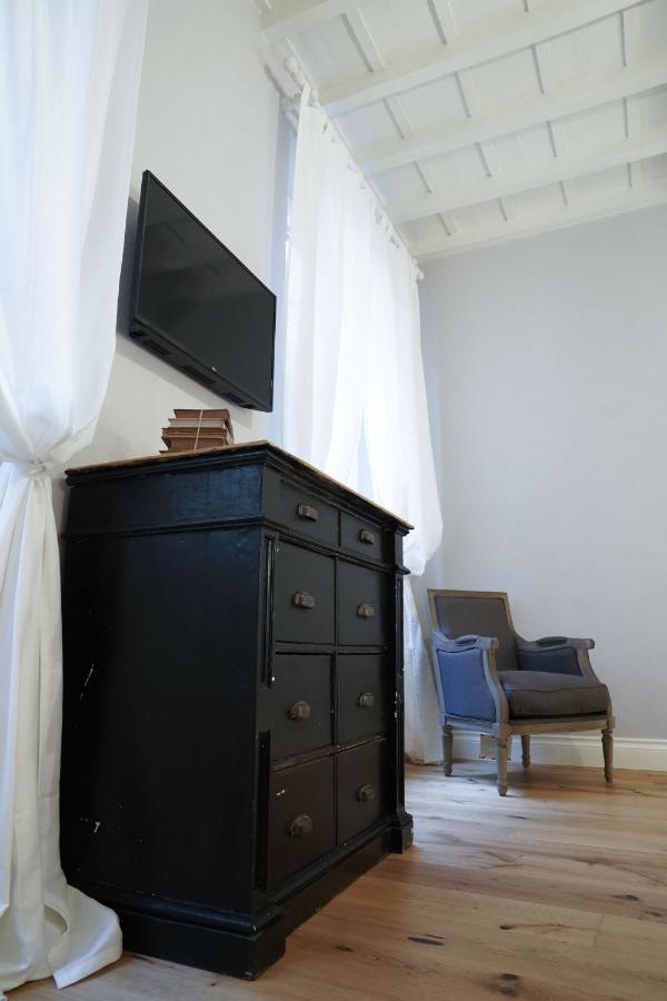 Art Apartment Black & White Suite Firenze Bagian luar foto