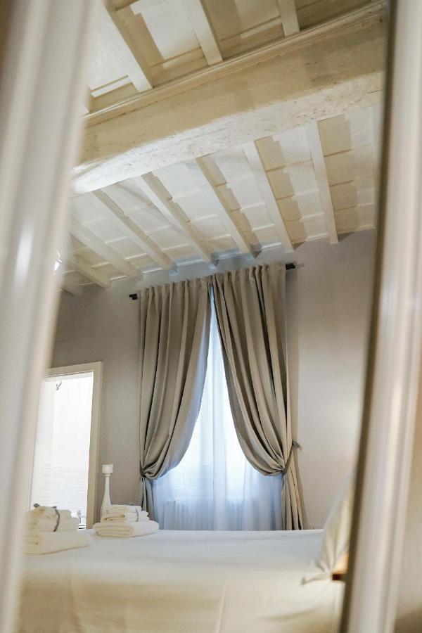 Art Apartment Black & White Suite Firenze Bagian luar foto