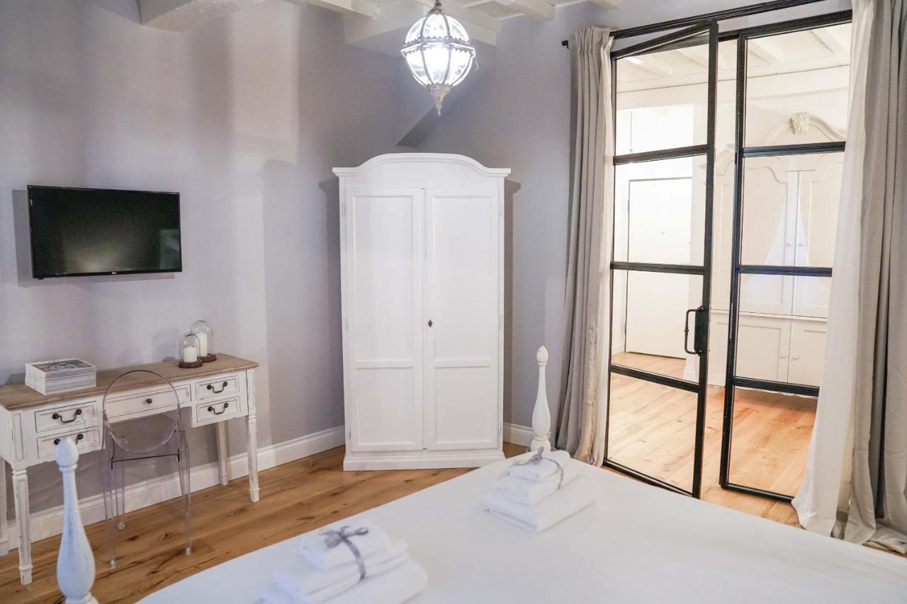 Art Apartment Black & White Suite Firenze Bagian luar foto